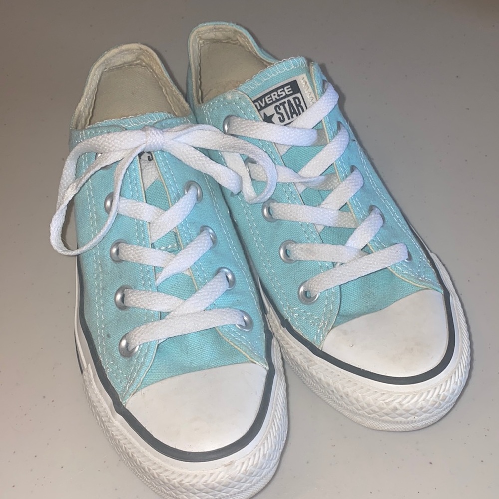 Converse woman’s size 5 all star sneakers